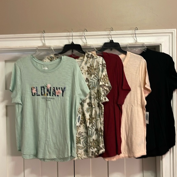 5 Old Navy shirts - 2 new with tags & 3 without tags - Picture 1 of 7